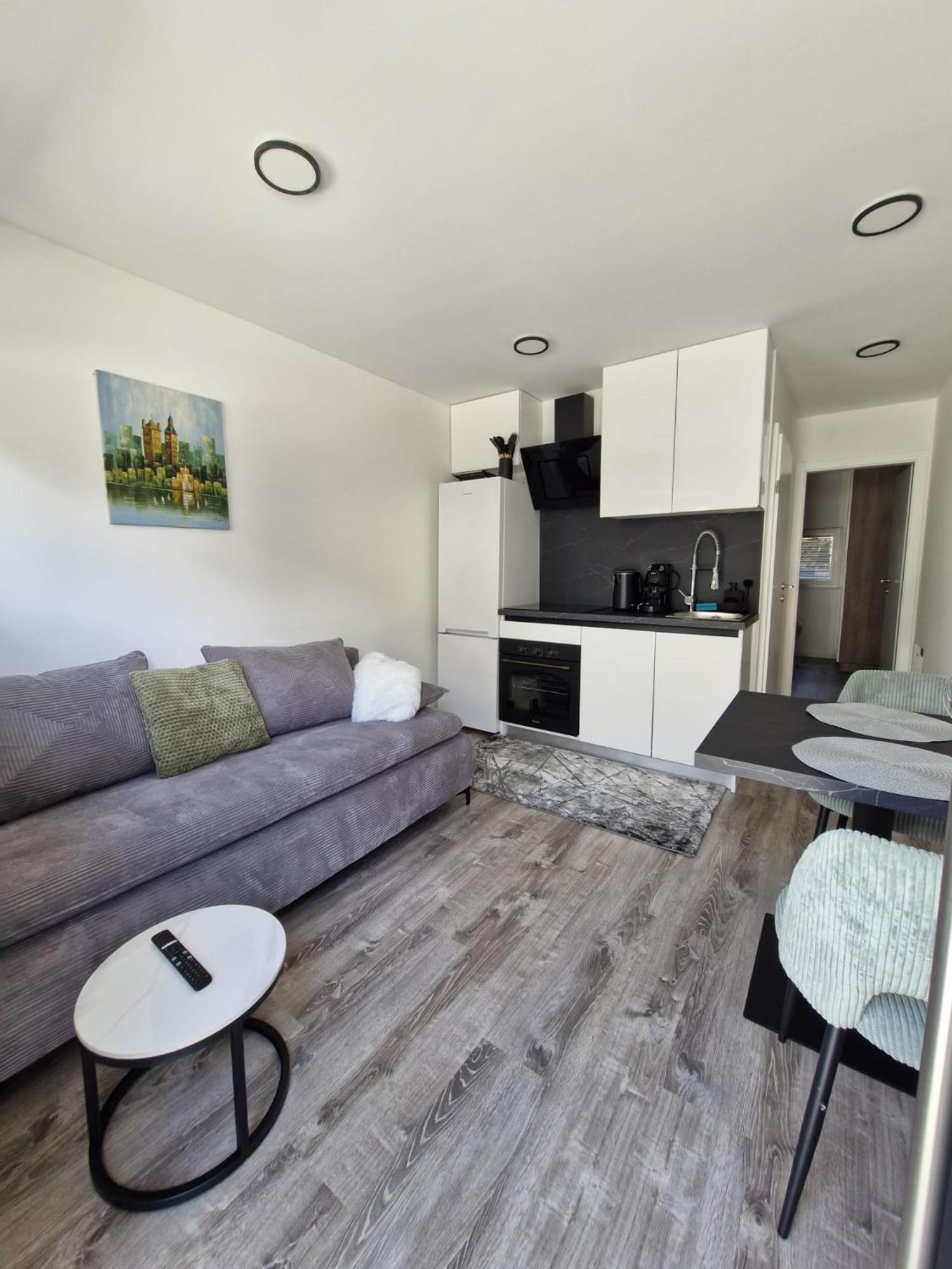 Livada Apartment *