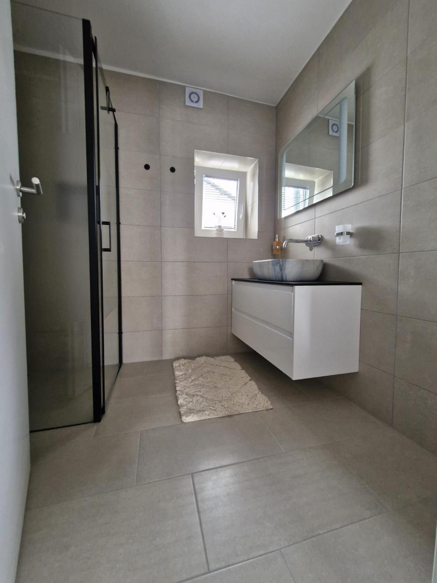 Livada Apartment *